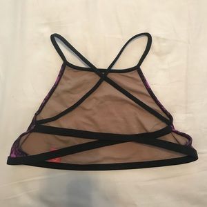 Líquido Brand sports top